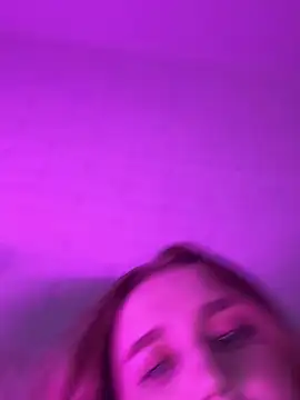 XXX chat uživo modela Magic_girll