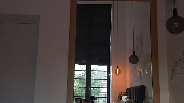 XXX chat uživo modela ibiddi