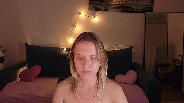 Viki_Charm Adlı Modelin Canlı XXX Sohbeti