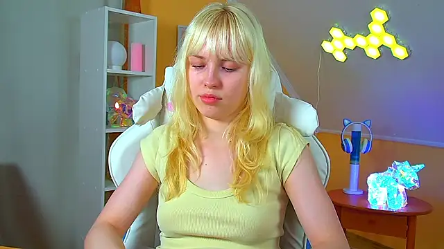 HannahHollis' Live XXX Chat