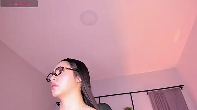 XXX chat uživo modela megann_blaze