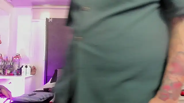 Czat XXX na żywo – inkedsinners_