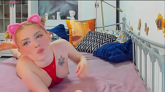 Chat +18 de LizzyJordansxox ao vivo