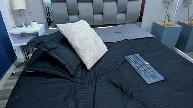 Онлайн чат XXX Charlie___Musk