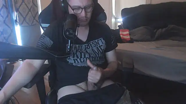 chicostick413 Show in webcam