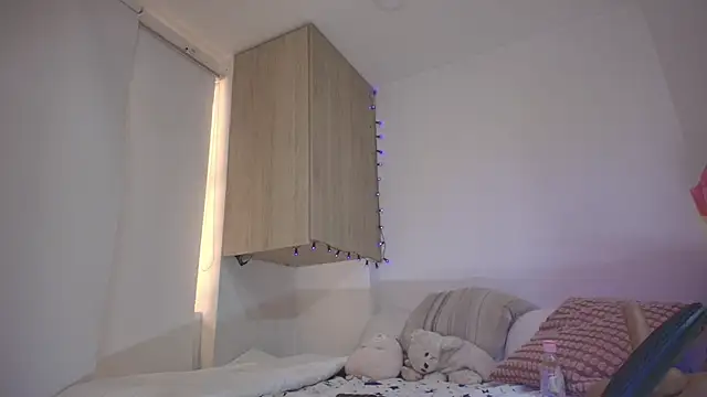 XXX chat uživo modela Charlotte11-11