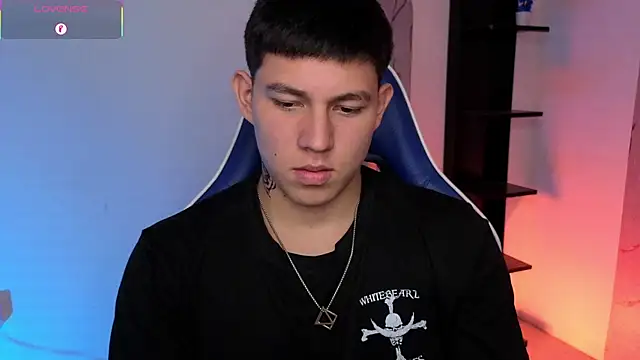 JamesCr_'s Webcam Show