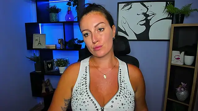 FUN_AMI Adlı Modelin Canlı XXX Sohbeti