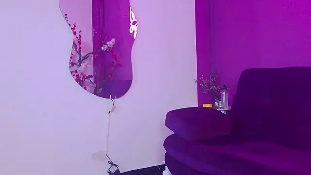 Daliana_Gounbolt Show in webcam