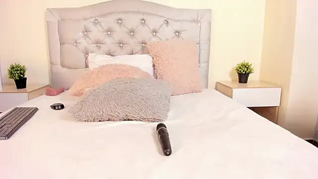 escarleth__'s Live XXX Chat