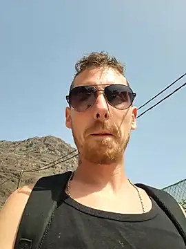 Simonshakeloveass 라이브 XXX 채팅