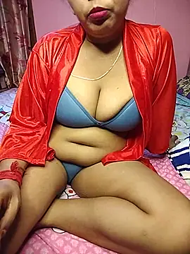 Rashilii_Bhabi Adlı Modelin Canlı XXX Sohbeti