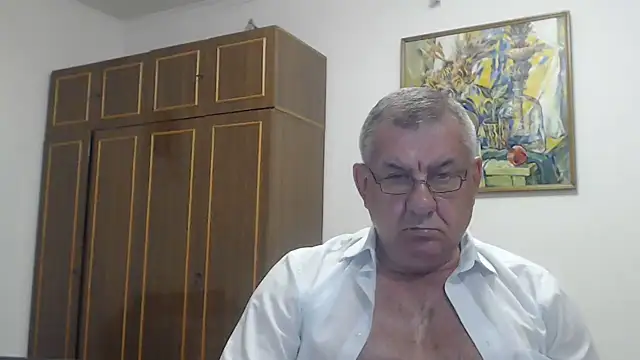 Онлайн чат XXX machomale3