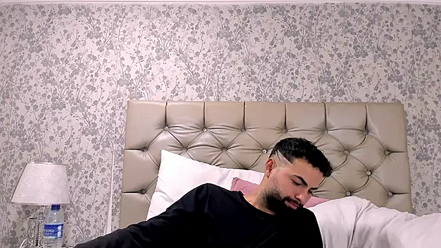 Chatroom XXX en direct de AndrewCrooss