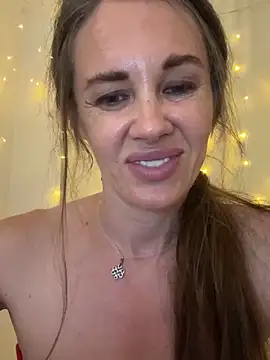 LucieMack Adlı Modelin Canlı XXX Sohbeti