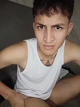 Chat +18 de Axel_Romanov ao vivo