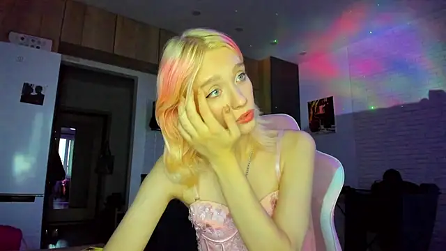 _Alice_Kitty live XXX chat