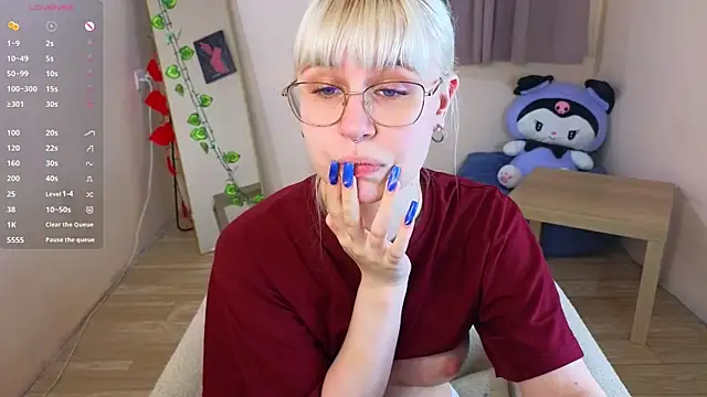 t_blonde's Webcam Show