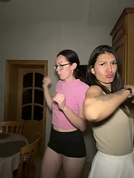 RussianGirls_ Adlı Modelin Canlı XXX Sohbeti