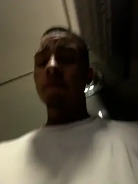 willclayy XXX чат на живо