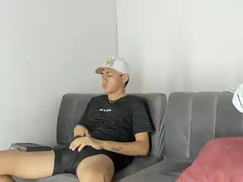 Charlie_Scorpion Live XXX Chat