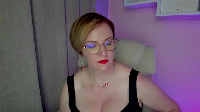 feliziaDesire Chat XXX in diretta