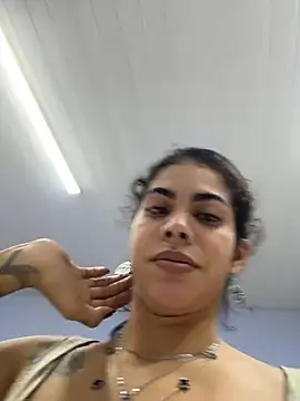 bruxinha01 Adlı Modelin Canlı XXX Sohbeti