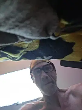 Undercover_Pornstar webkamerás műsora