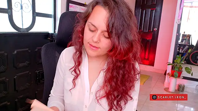 Scarletleon77's Live XXX Chat