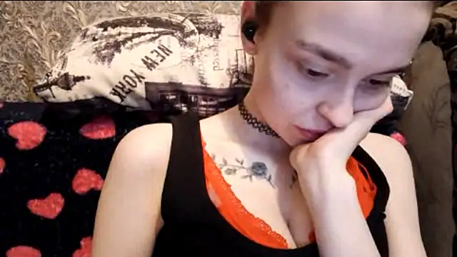 CaraDelevingnee's Live XXX Chat