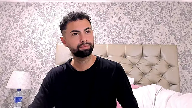 AndrewCrooss XXX чат на живо