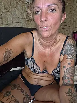 Chatroom XXX en direct de Dreamlove1
