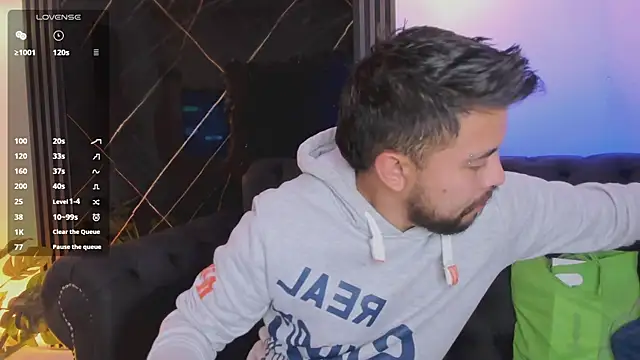 Živý XXX chat LuccaMallard