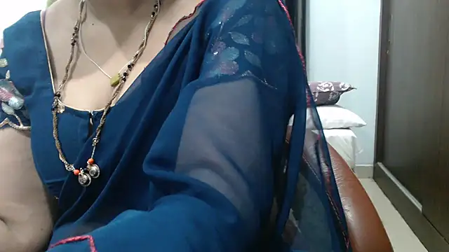 Chat XXX en directo de sunitha-3