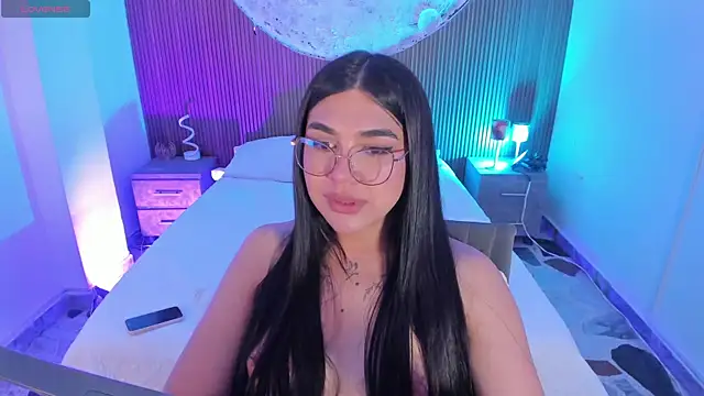 צ'אט XXX בשידור חי של RoseCassie