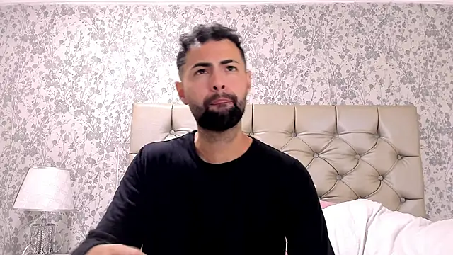 AndrewCrooss Live XXX-chat