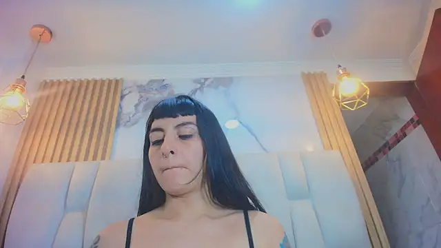Naughty_Kittenm – Live XXX-chat