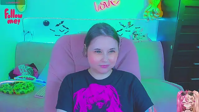 Lolisuccub élő XXX-chatje