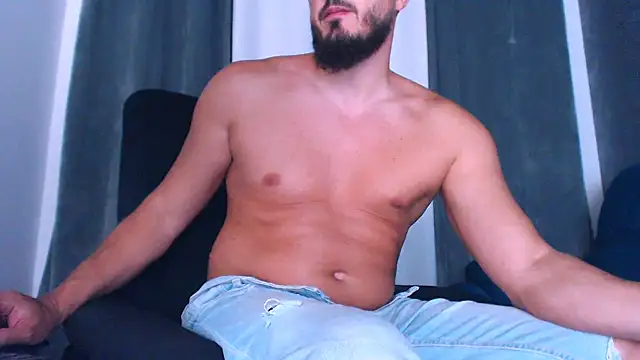 Christian_Gr8 Chat XXX live