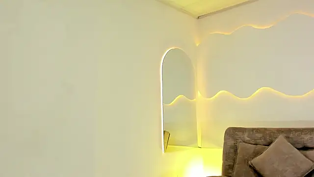 ArohomLester_ Adlı Modelin Canlı XXX Sohbeti