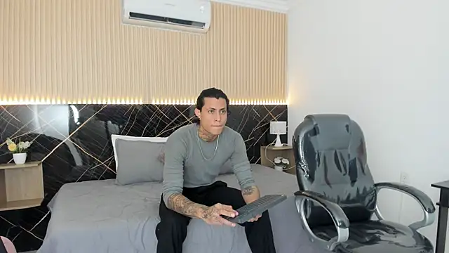 Damian_romanoff_n Live XXX chat