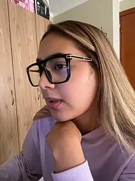 Chat XXX en directo de Miabonnett_
