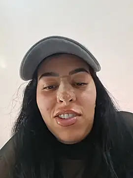 Chat XXX en directo de Luianna