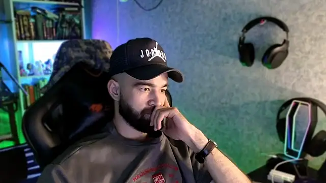 _Serious_Man live XXX chat