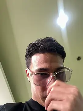Chat +18 de TavoHot_ ao vivo