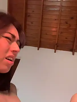 BrattyYanii's Live XXX Chat
