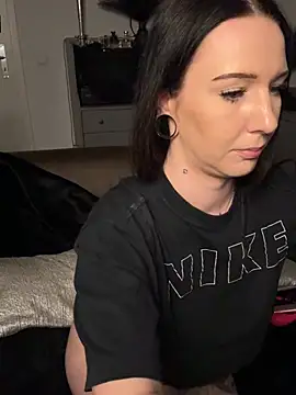 Trixie-Tainted Webcam-Show