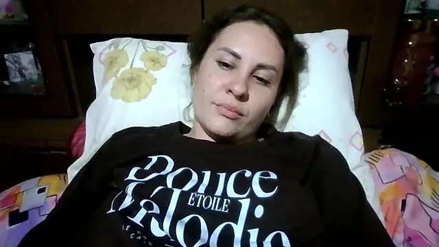 צ'אט XXX בשידור חי של MeadowEyes