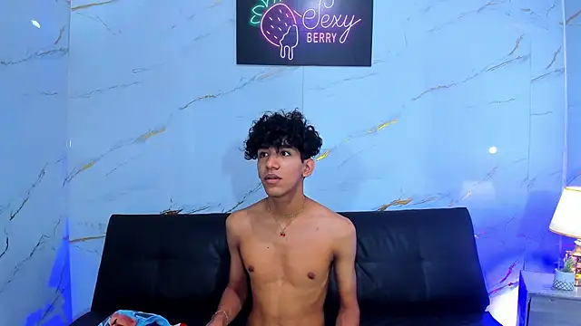 צ'אט XXX בשידור חי של Dhante_23cm