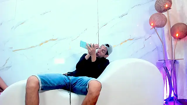 AmazingOrgasm Adlı Modelin Canlı XXX Sohbeti